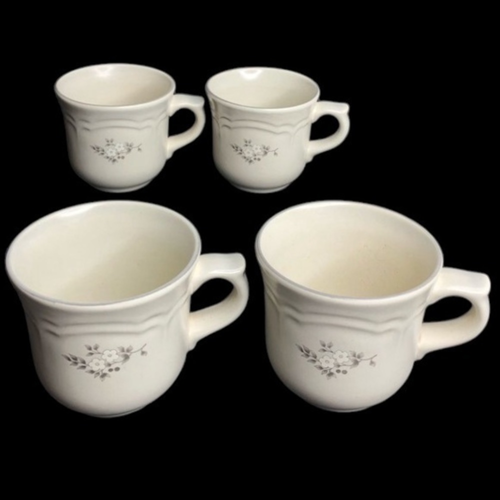 4 Pfaltzgraff Heirloom 3 1/4” Tea Cups in EUC